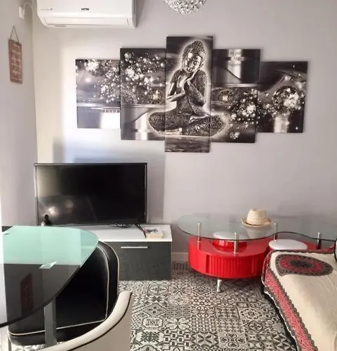 Modern Seaside Apartment 700 Mt From Beach