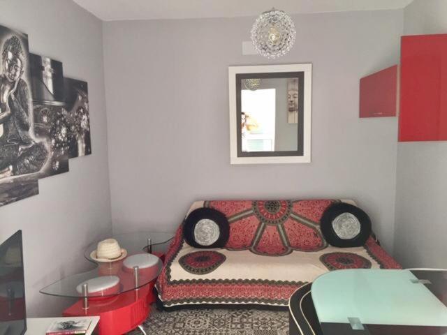 Modern Seaside 700 Mt From Apartment